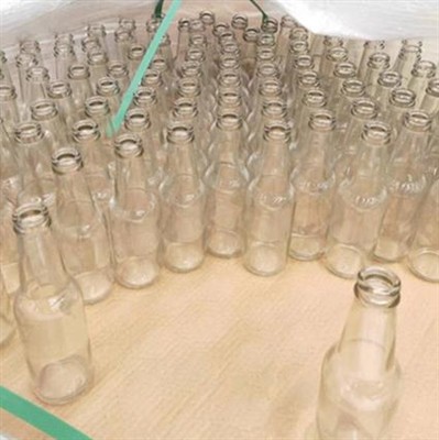 Riciclaggio Di Bottiglie Di Vetro